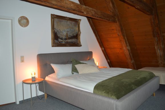 Schlafzimmer DG links / Doppelbett