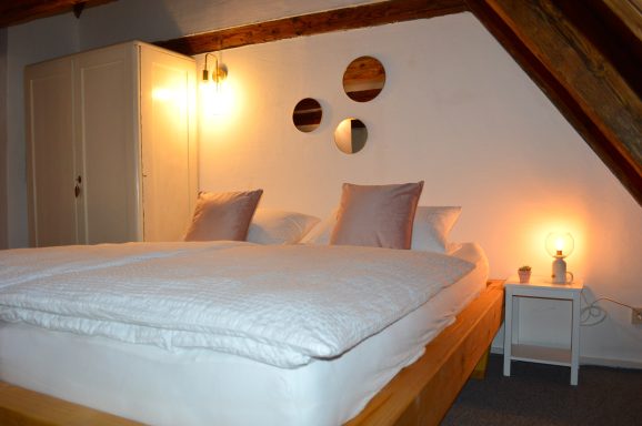 Schlafzimmer DG rechts / Doppelbett