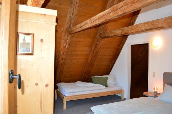 Schlafzimmer DG links / Einzelbett Nr. 1